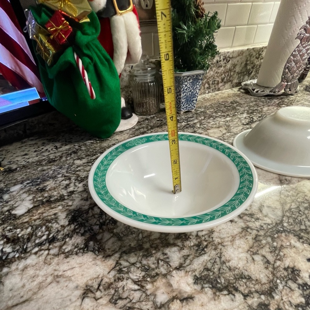 Vintage Pyrex Autumn Band Green (Fern Green Autumn Bands or Laurel Leaf) bowls. - Picture 5 of 5